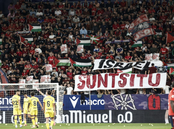 Banners against Israel already favor Palestine, on Friday at Sadar.