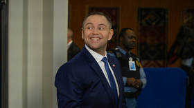 Poland cuts off cash to idle Ukrainians