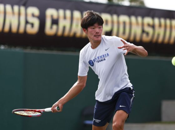2024 NCAA Singles champion Zheng hits a forehand | Image Source: Getty