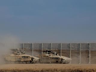 Israeli tanks photographed this Friday on the border with Gaza.