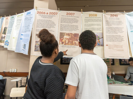 Young students from City of God participate in the opening of the ‘Favela Climate Memory’ Exhibition. Photo: Bárbara Dias