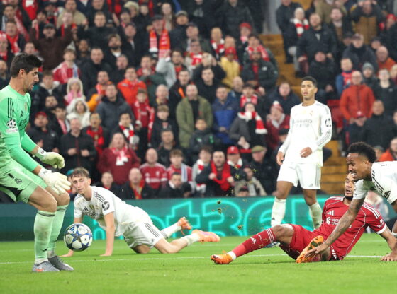 One of Courtois' interventions, on Tuesday at Anfield.