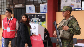 Ecuadorians reject return of US bases