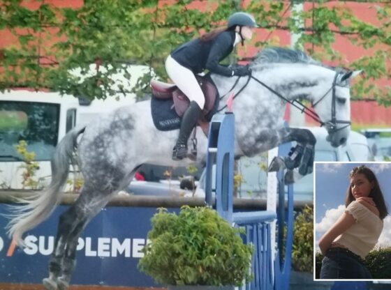An image collage containing 2 images, Image 1 shows Showjumper, 22, dies after being ¿kicked in head by horse¿, Image 2 shows Jill Mollen, the showjumper who tragically died, posing for a picture under a blue sky